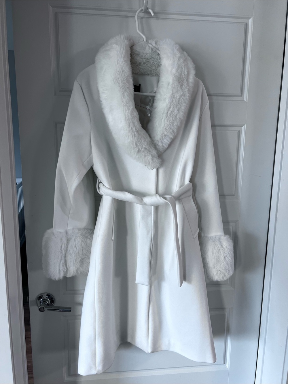 Women's White Faux-Fur Trim Belted Robe Coat